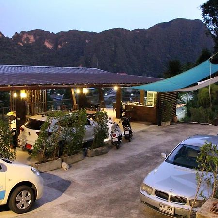 Blue Mountain Phangnga Resort Esterno foto