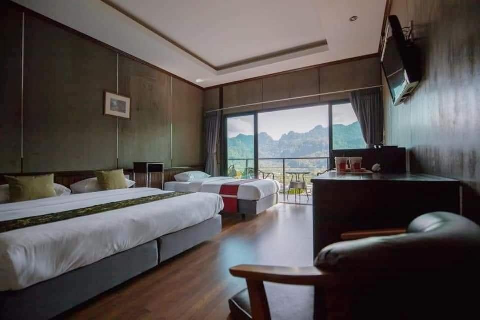 Blue Mountain Phangnga Resort Esterno foto