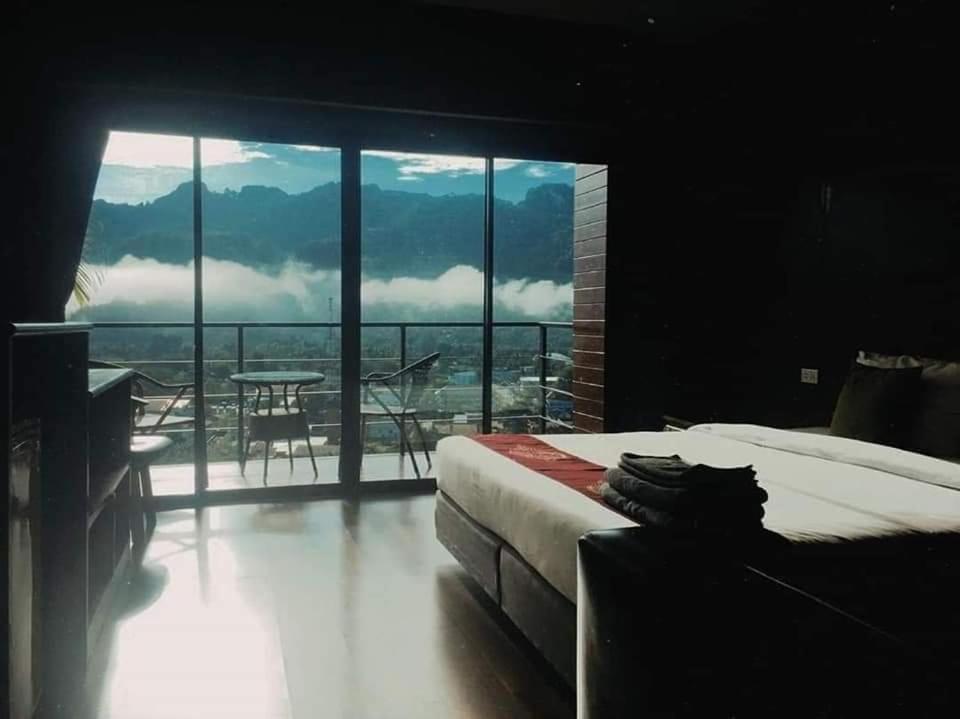 Blue Mountain Phangnga Resort Esterno foto