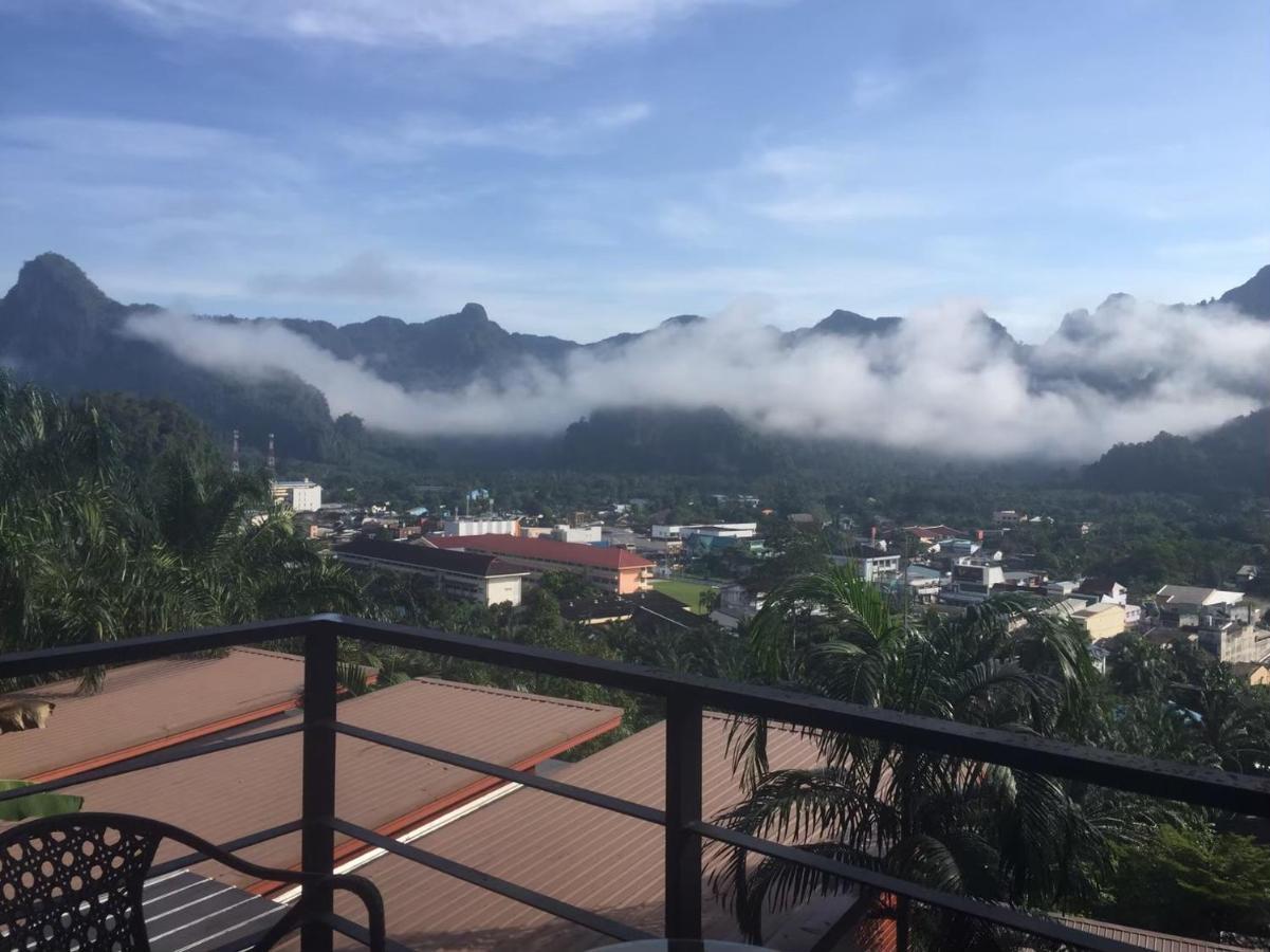 Blue Mountain Phangnga Resort Esterno foto